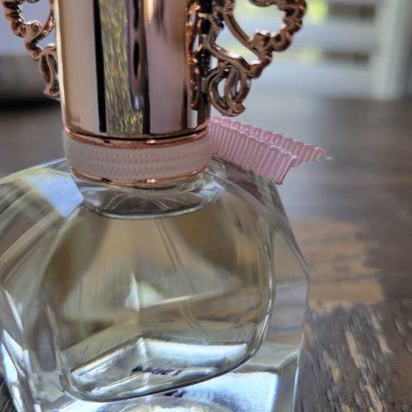 Vince Camuto Fiori - Picture 3 of 4